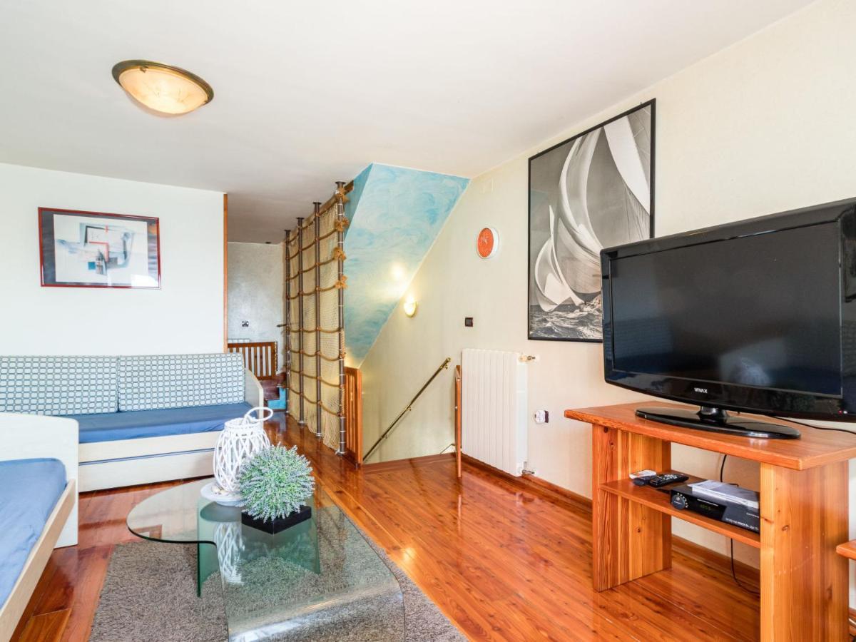 Apartment Antonella & Napoletano-2 By Interhome อูมัค ภายนอก รูปภาพ